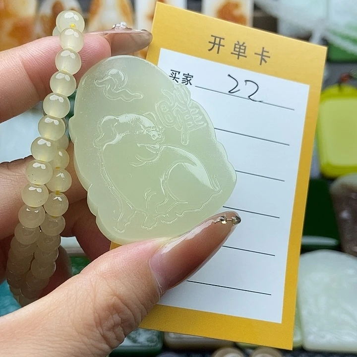 颈饰未镶嵌和田玉