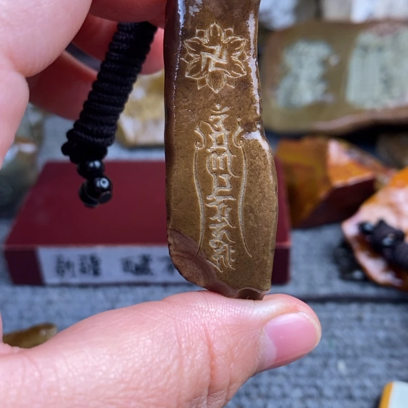 【闪购商品】原石雕刻手把件