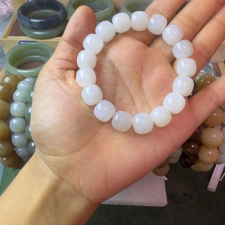 和田玉（糖玉）未镶嵌手镯