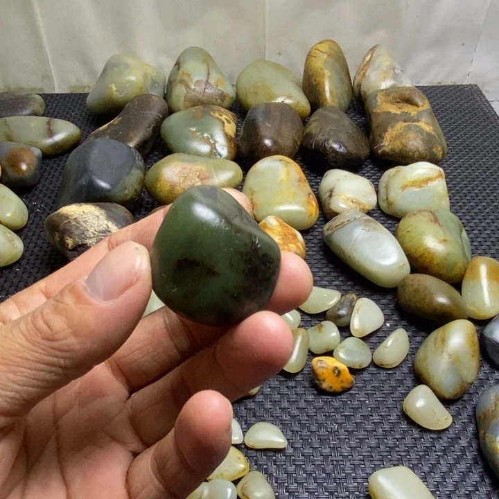 未镶嵌和田玉（糖玉）珠宝奇石