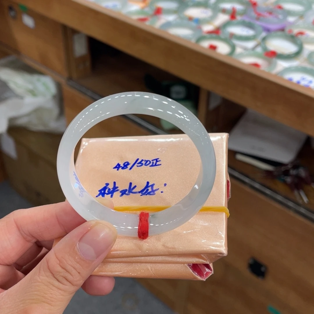 翡翠手镯未镶嵌缅甸翡翠天然翡翠