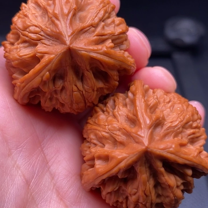 哲***人吊坠文玩核桃玉龙三棱40
