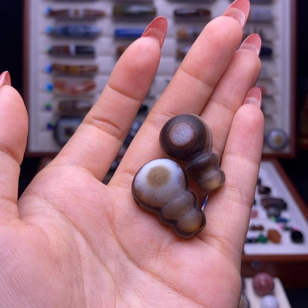 顺***来玛瑙/玉髓未镶嵌颈饰