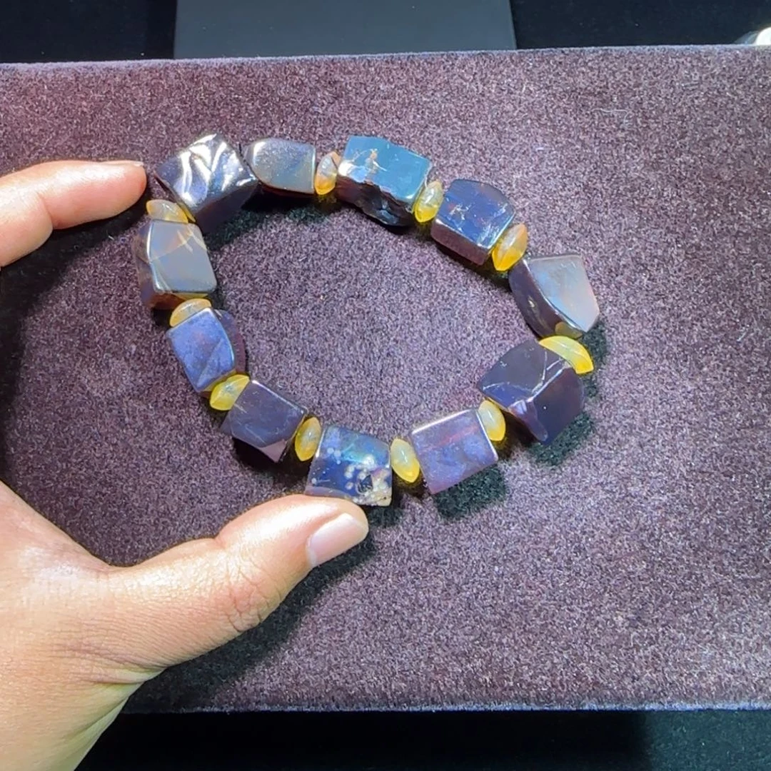 琥珀未镶嵌裸石琥珀