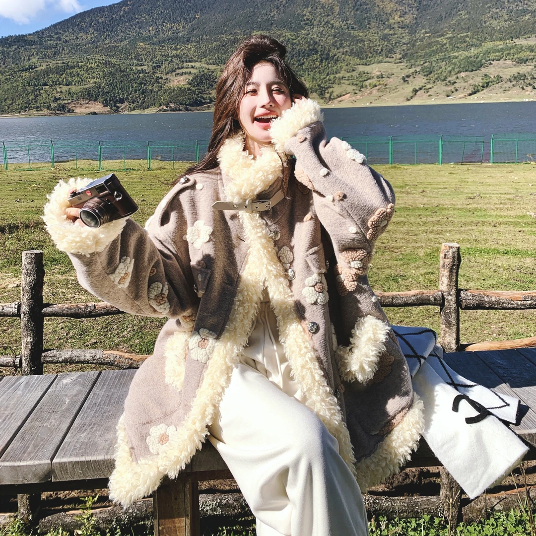 立体花朵棉服外套女冬2025新款毛绒拼接韩系甜美洋气别致加厚棉袄