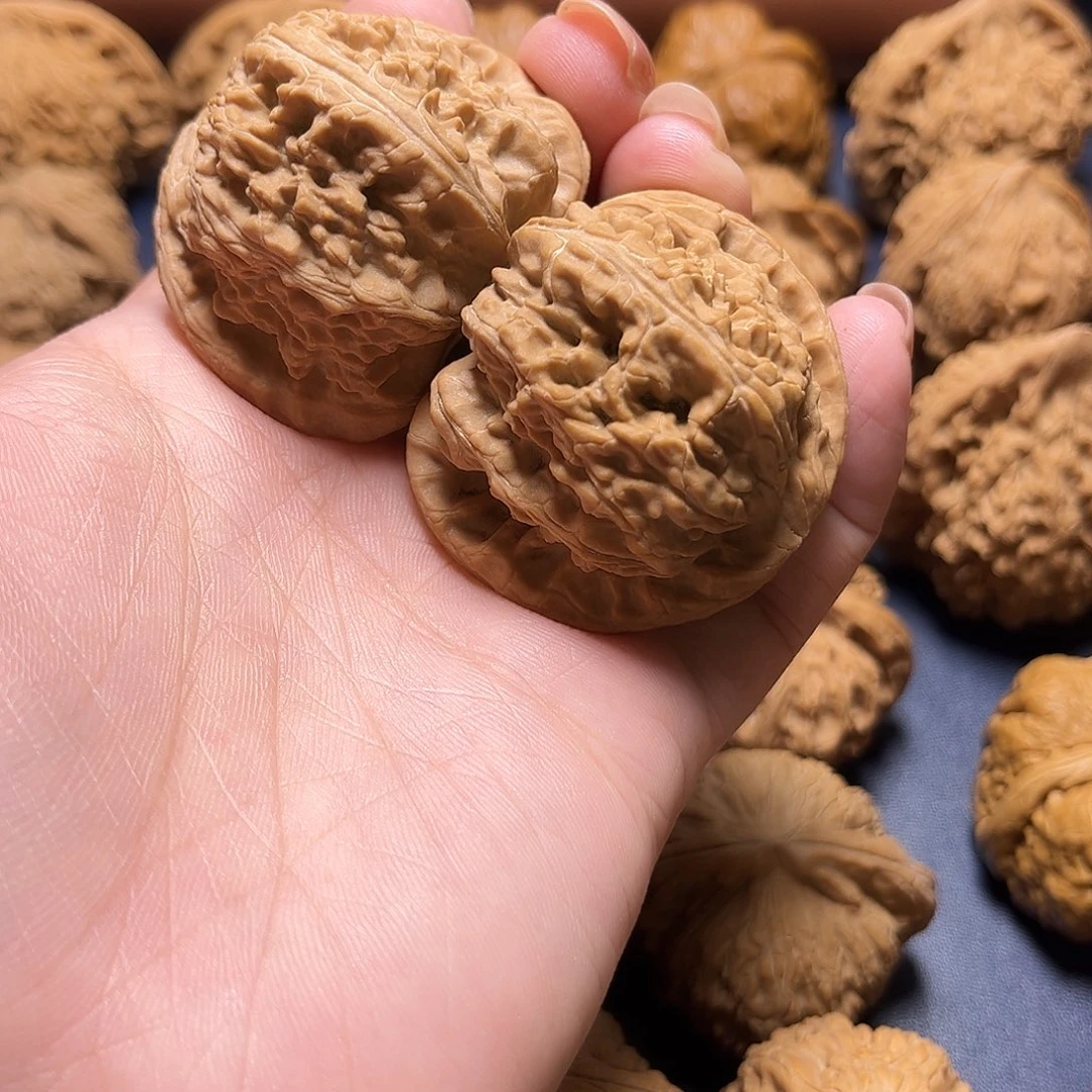 嘎***兰把件文玩核桃白狮子45