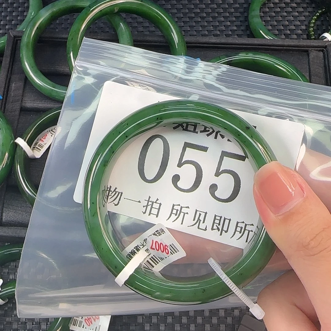 和田玉未镶嵌颈饰手镯57 055