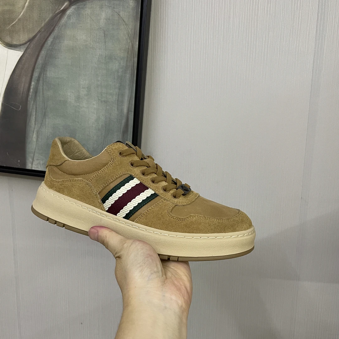002卡其头层牛皮休闲鞋品牌好鞋