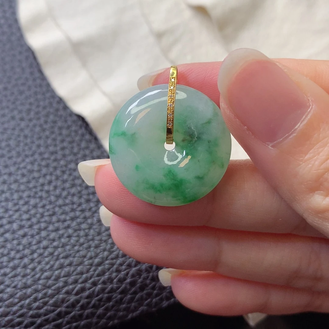 【闪购商品】吊坠(赠链)18K金镶嵌翡翠
