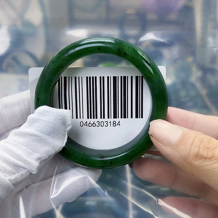 和田玉未镶嵌手镯包容56