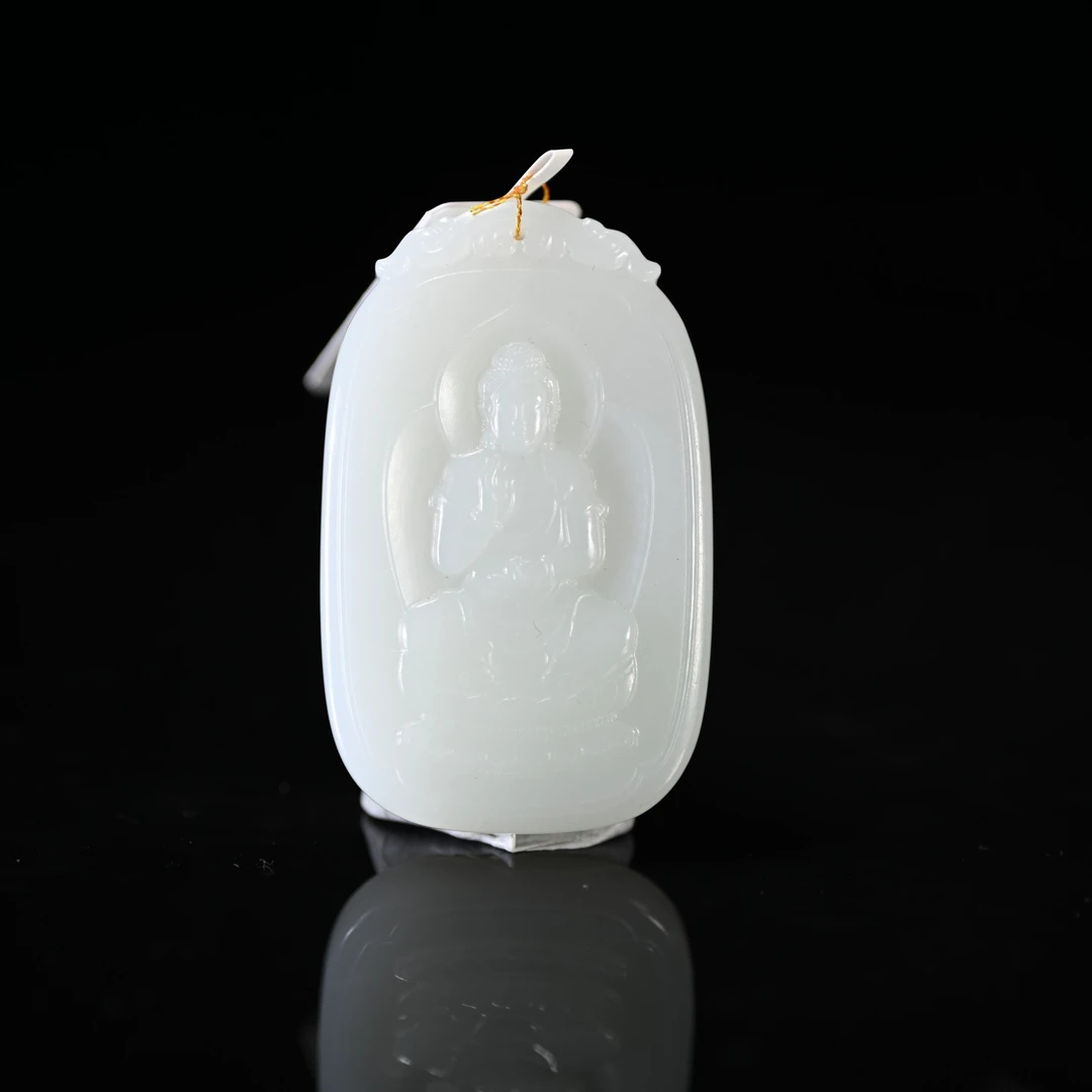 Lot8806 25YU105219和田玉大日如来牌佩/匡时