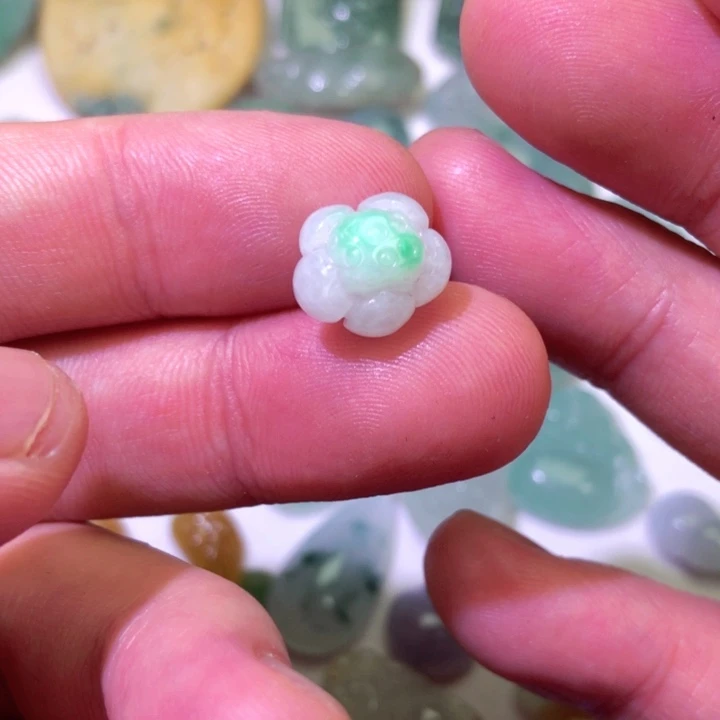 翡翠未镶嵌颈饰天然a货翡翠