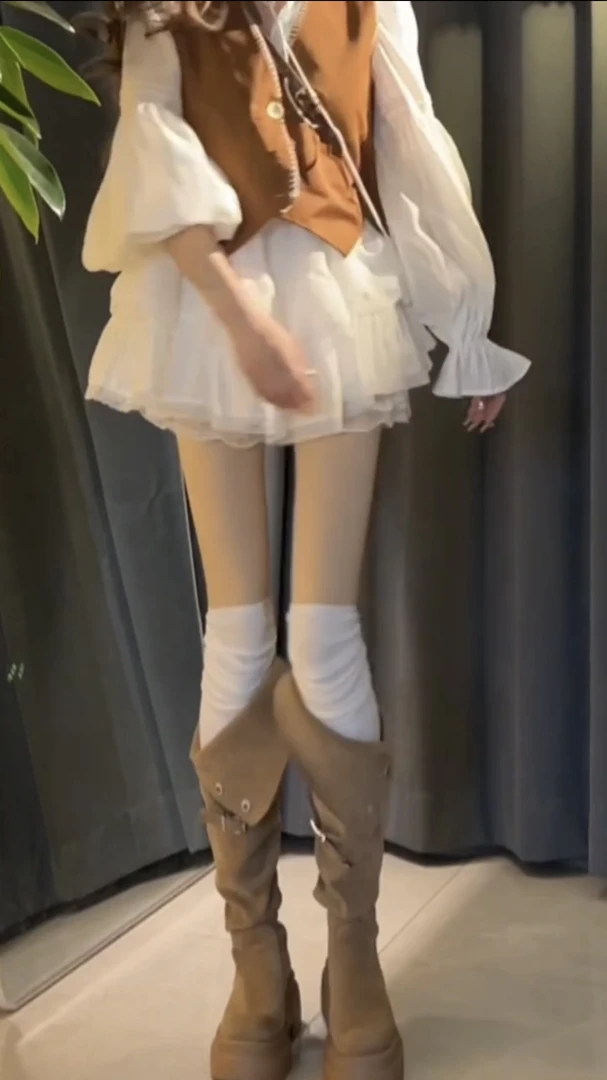 2025年春夏新款高级感皮衣外套女气质连衣裙V领马甲蕾丝短裤套装