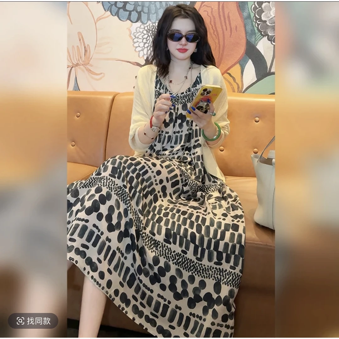 2025夏季法式度假风简约显瘦印花吊带连衣裙慵懒法式连衣裙女大码