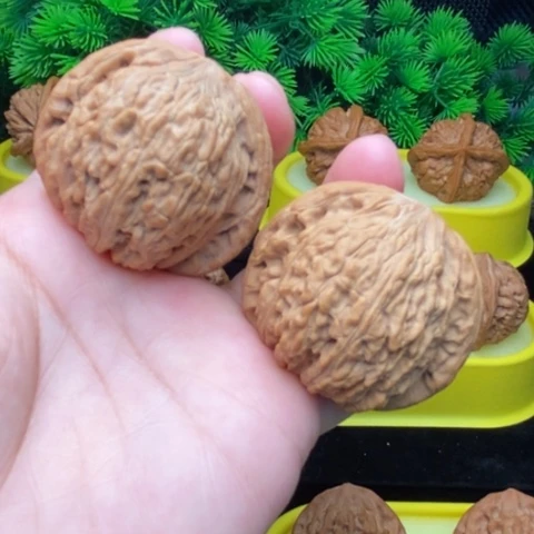 把件文玩核桃左****歌绣球46全品
