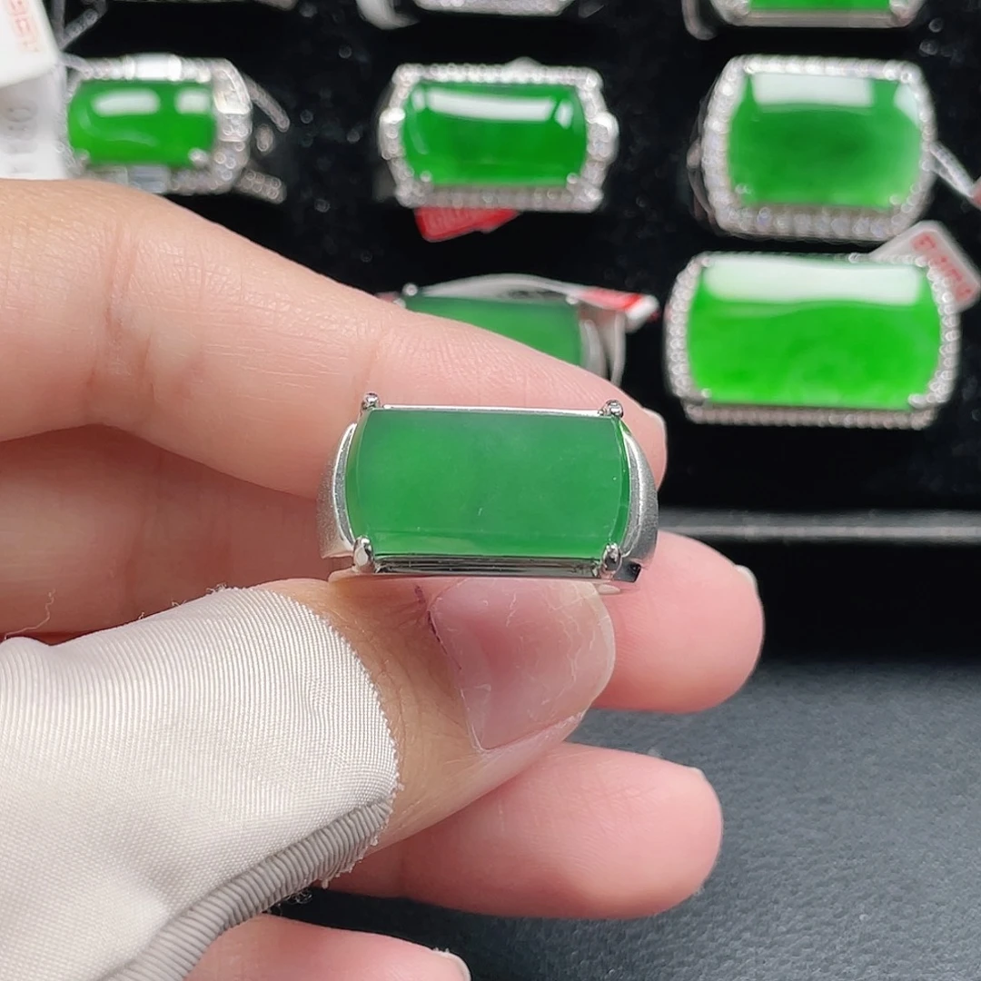 翡翠银S925镶嵌戒指天然A货翡翠没运费险3969