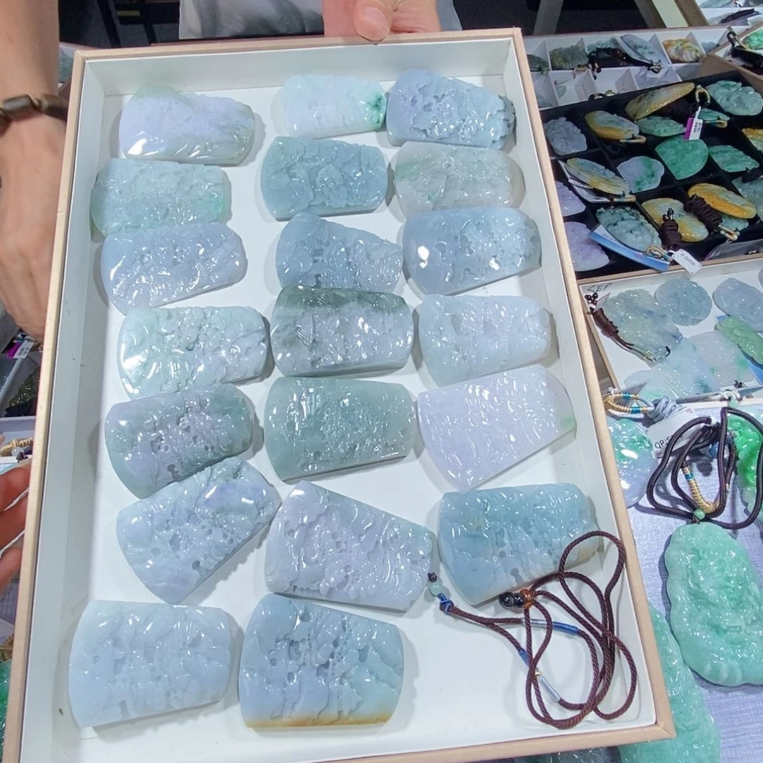 翡翠未镶嵌颈饰多样性仅发一件随机发货