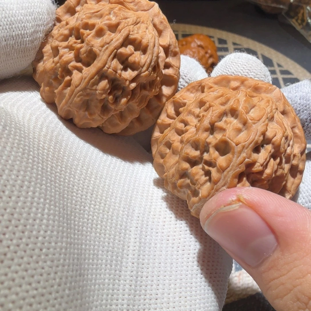 把件文玩核桃三角白