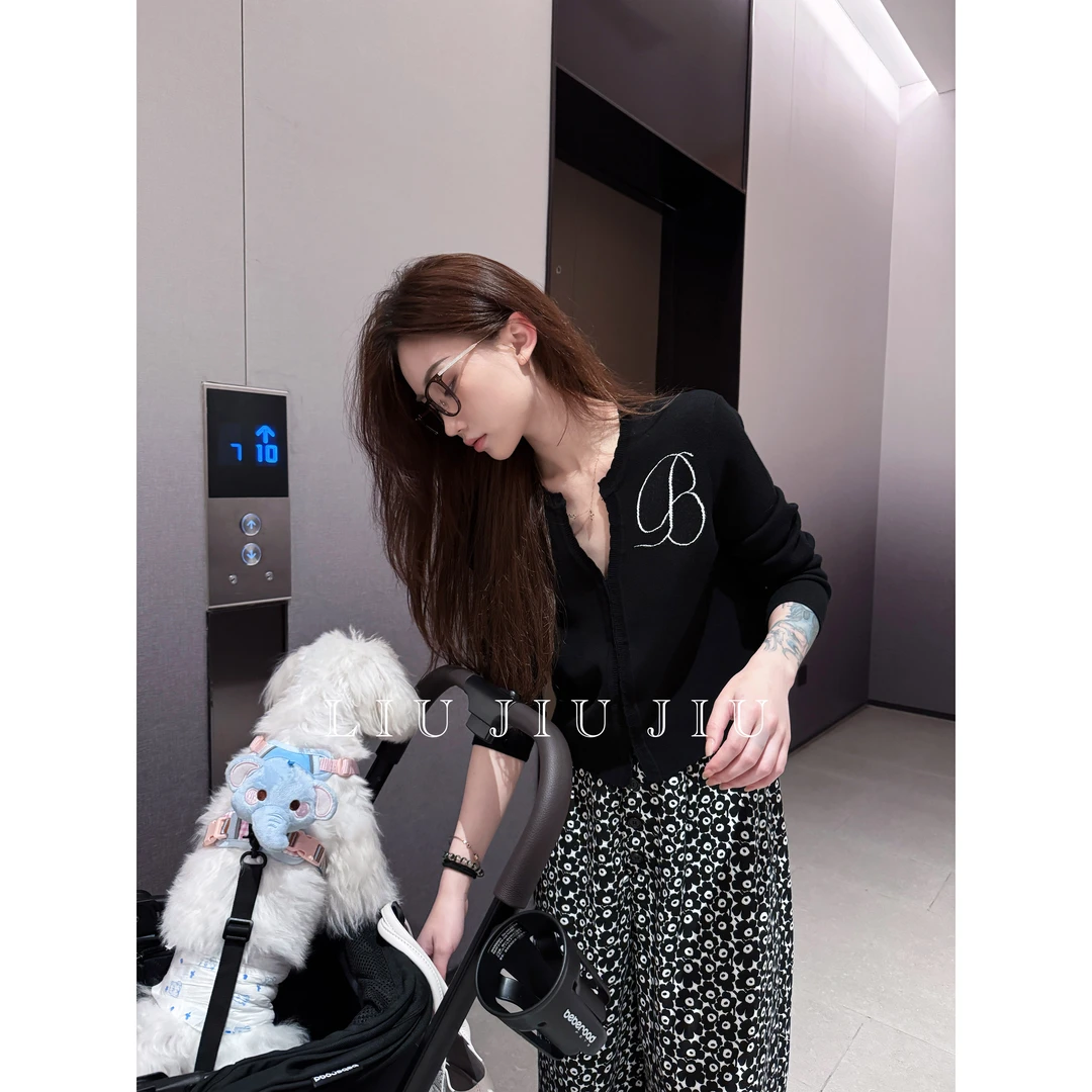 LIUJIUJIU 秋季名媛千金风花边刺绣设计感钩扣针织开衫ZZS4789L