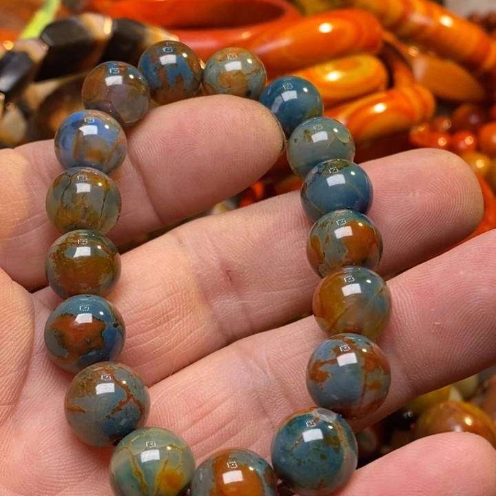 未镶嵌颈饰玛瑙/玉髓?**?