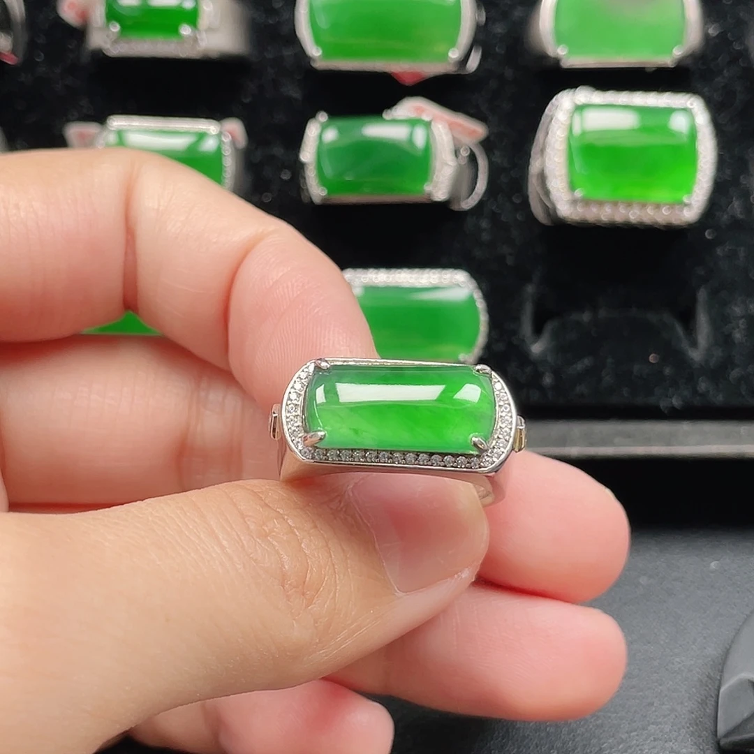 卢***7翡翠银S925镶嵌戒指天然A货翡翠没运费险3663