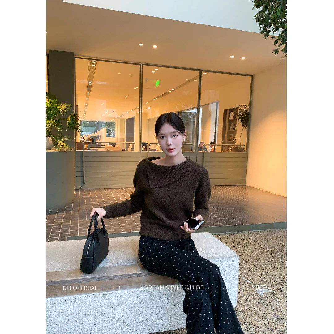 DH 大花【榛巧拿铁 woolly】“绵羊毛”秋冬不对称斜领开肩高级感毛衣