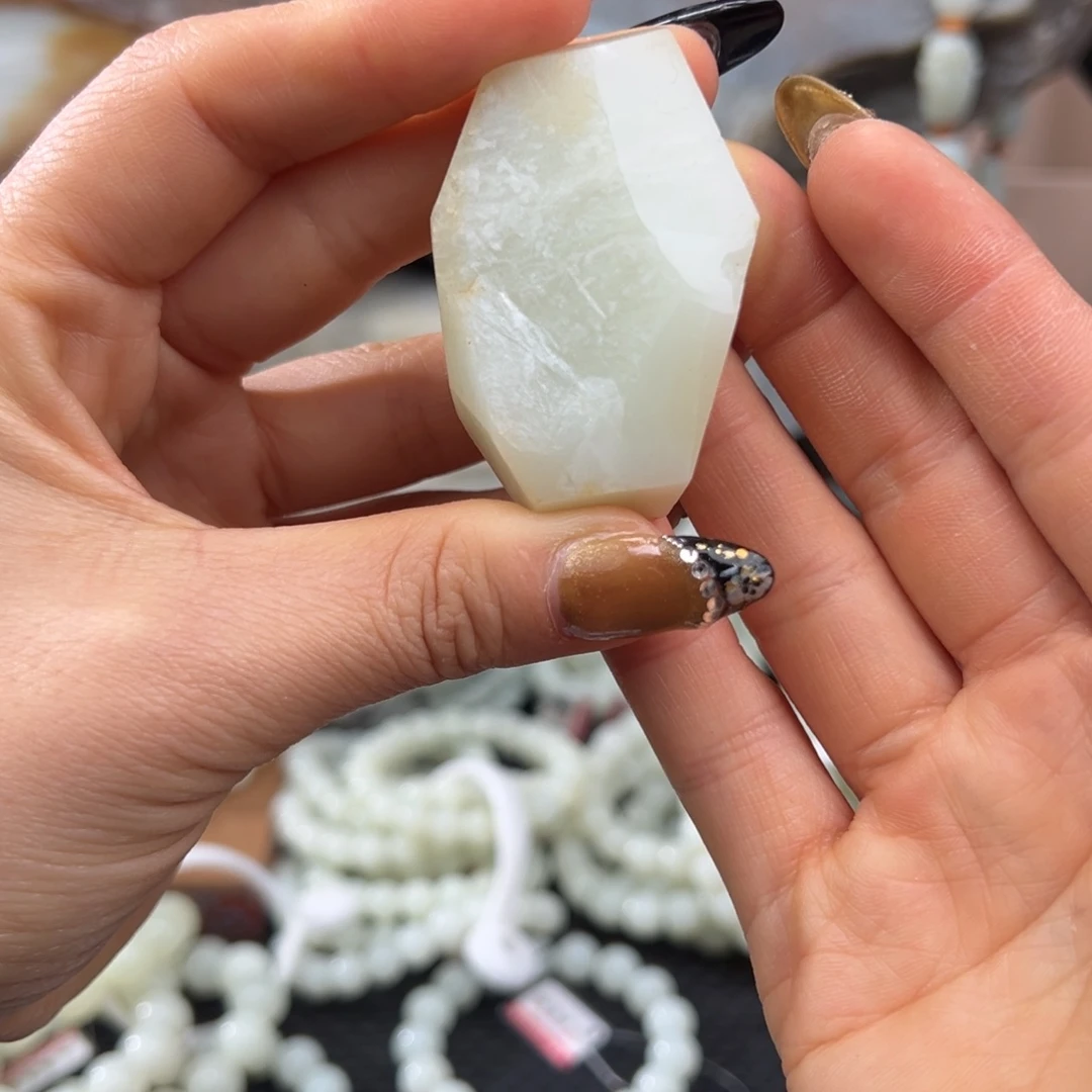 和田玉未镶嵌珠宝半成品