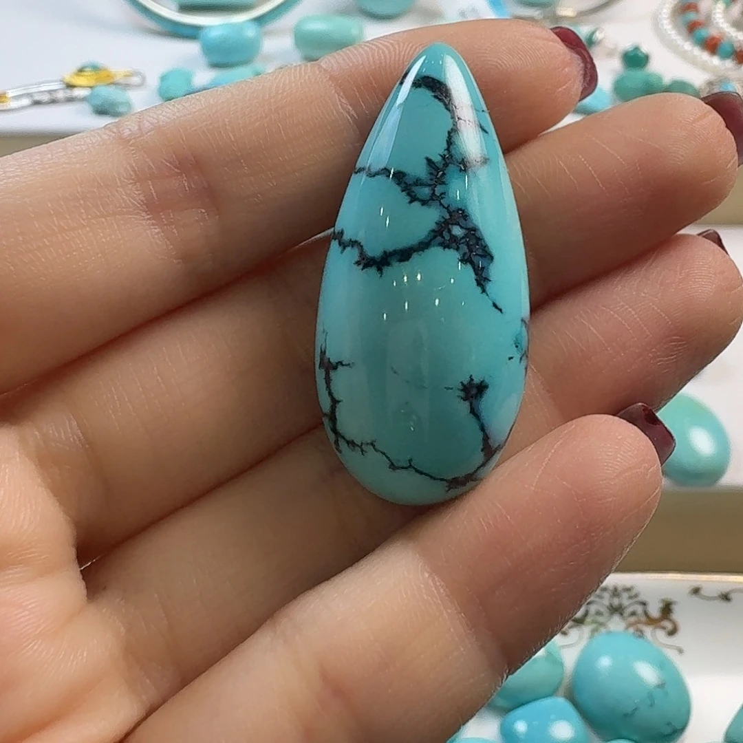 绿松石未镶嵌颈饰