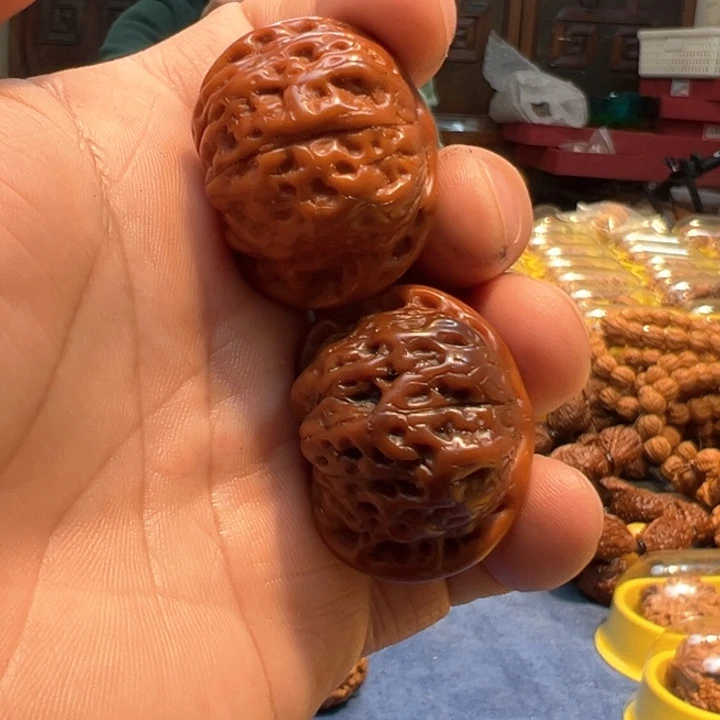 文玩核桃把件血麒麟