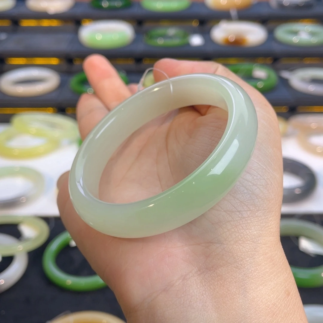 未镶嵌手镯和田玉冰翠