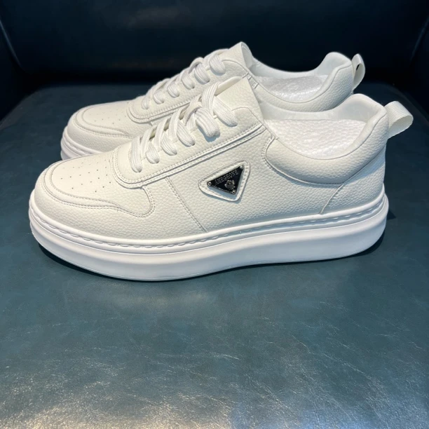 男士时尚百搭小白鞋休闲板鞋四季款鞋子百搭休闲板鞋休闲风潮鞋