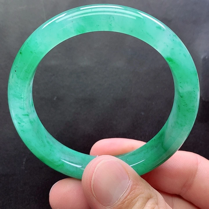 未镶嵌手镯石英质玉