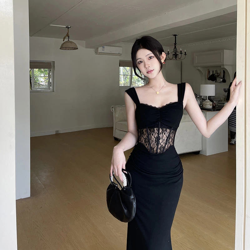 2025黑色法式蕾丝鱼骨拼接高级感包臀裙修身显瘦无袖吊带裙女爆款