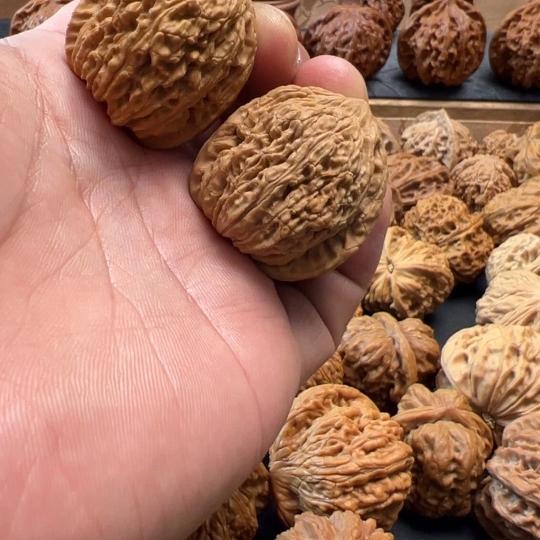 把件文玩核桃文玩核桃，蓟县绣球