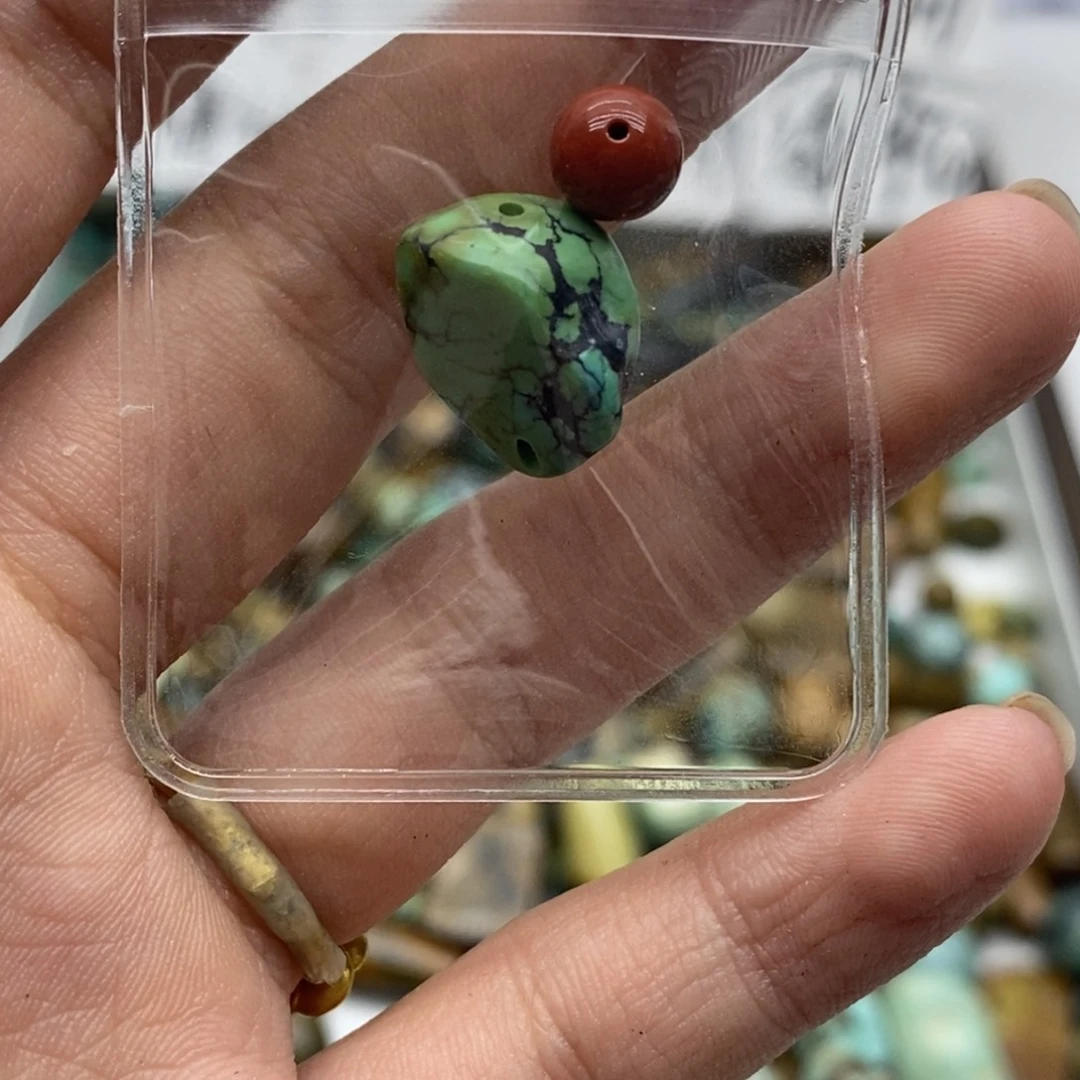 纵***舞南红玛瑙未镶嵌珠宝奇石