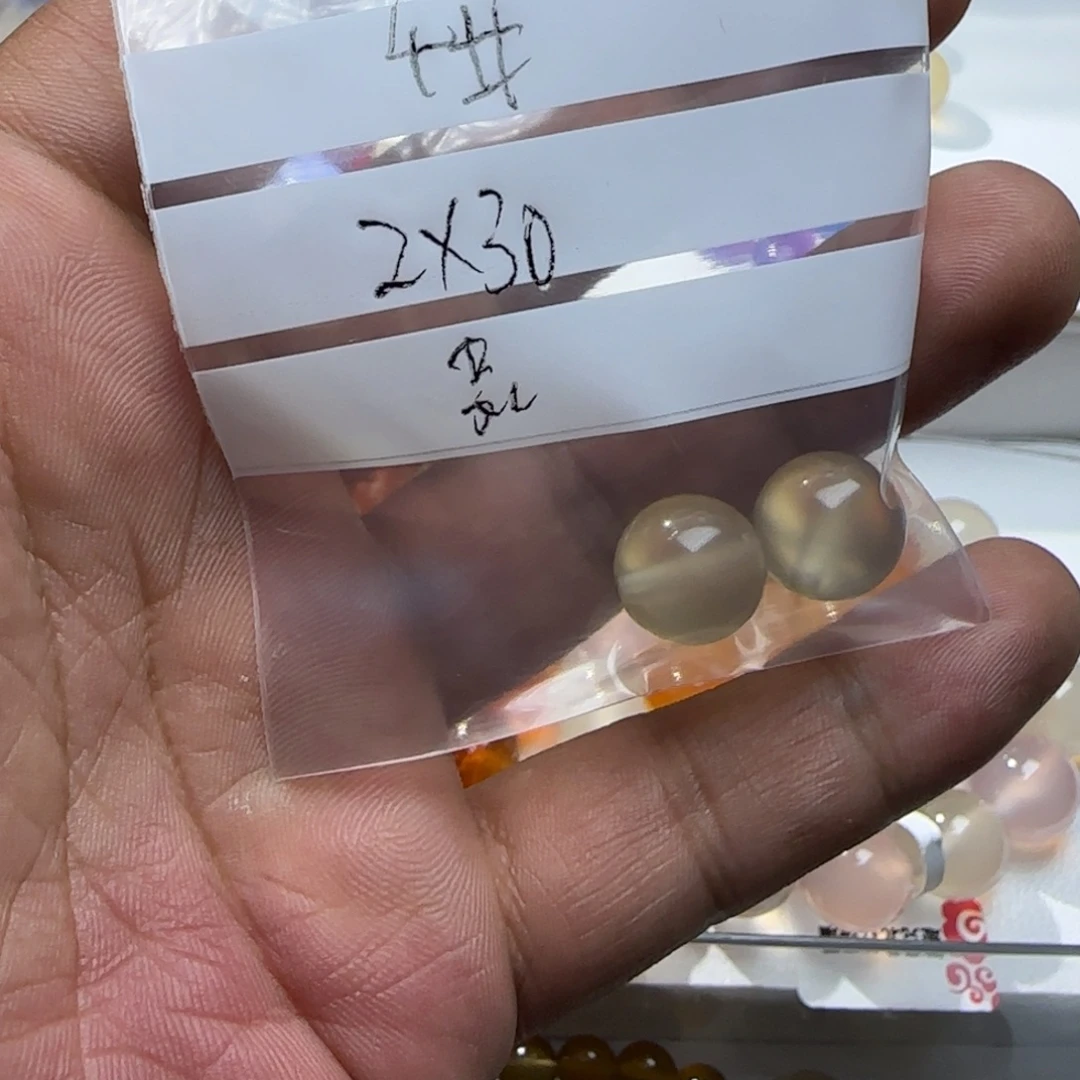 孙***泽玛瑙/玉髓未镶嵌颈饰4