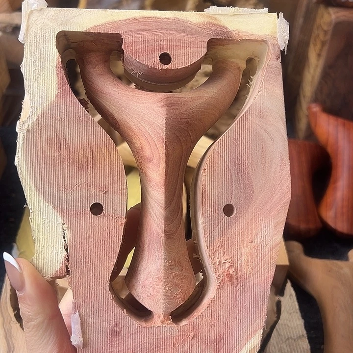 马***欢大叶紫檀（黑酸枝木类）羊蹄甲鲨鱼成品不退换