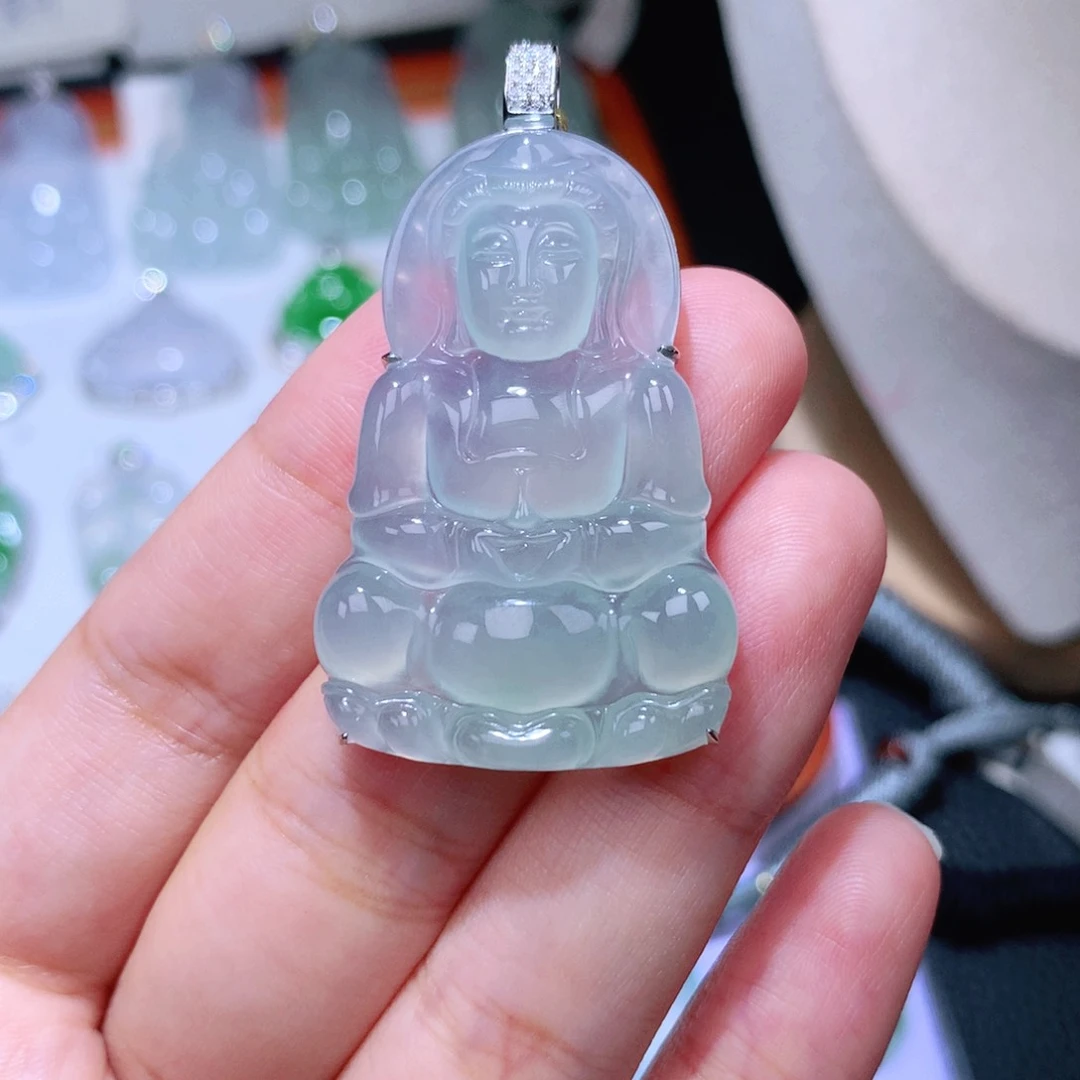 颈饰18K金镶嵌翡翠观音