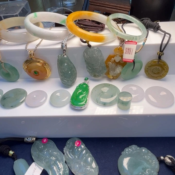 翡翠未镶嵌颈饰天然翡翠