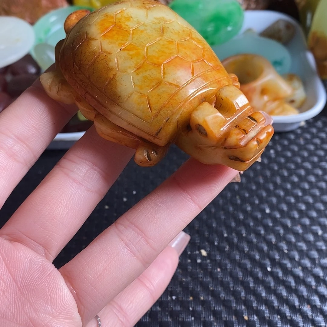 岫岩老玉（透闪石质玉）未镶嵌珠宝奇石