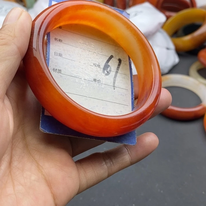 石英质玉未镶嵌手镯