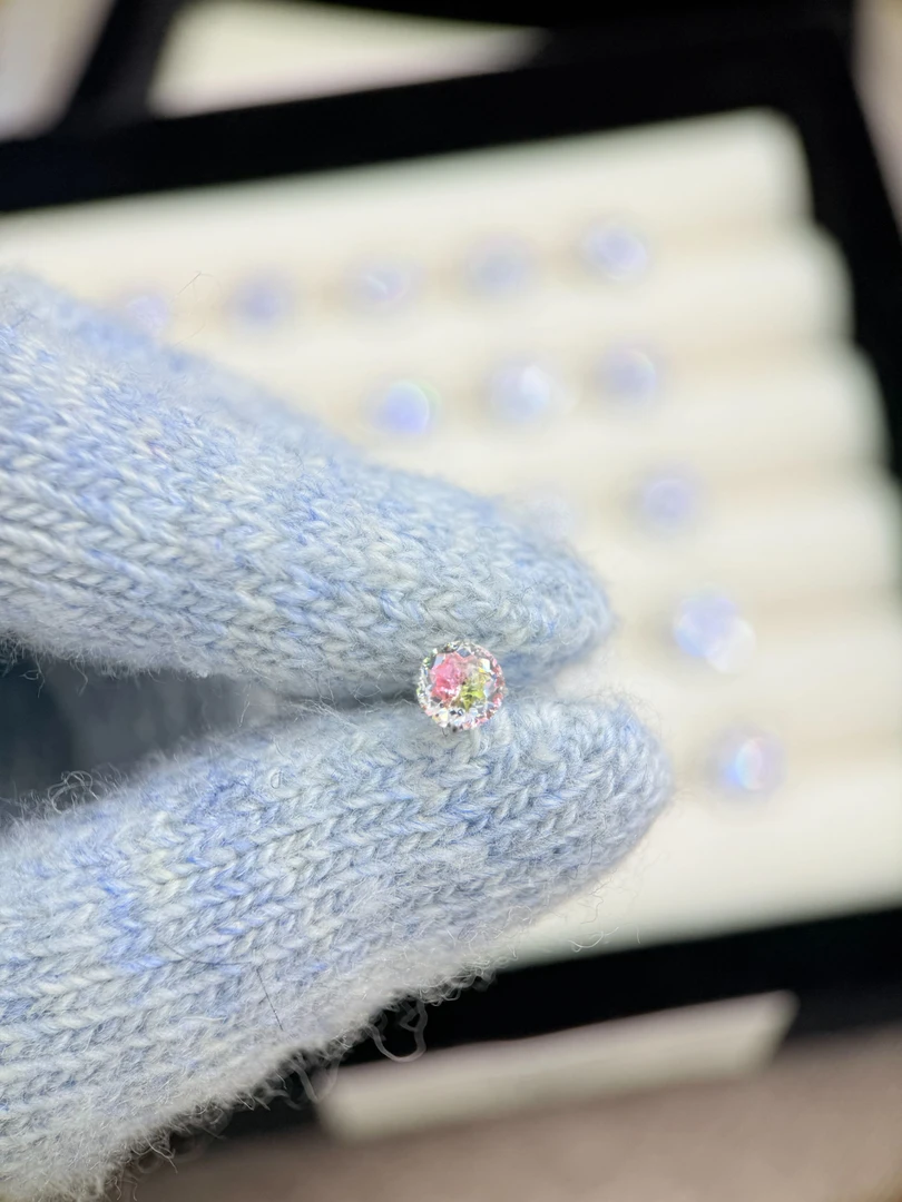 钛钢锆石耳饰 A416 双色渐变手捧花锆石6mm耳骨钉耳钉耳蜗钉