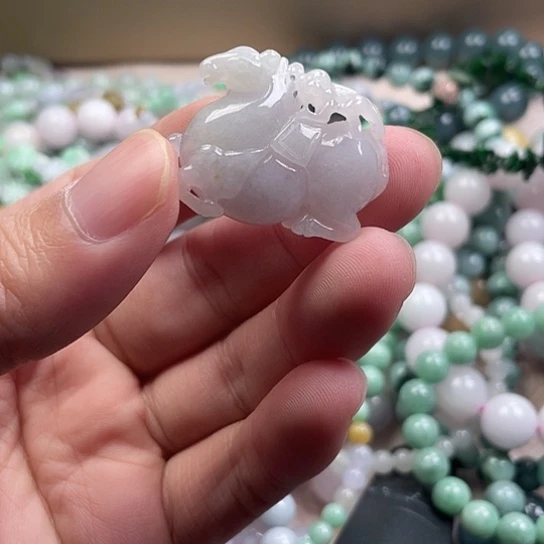 翡翠未镶嵌颈饰99