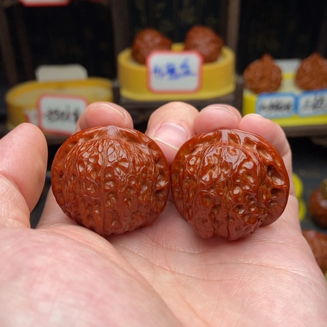 文玩核桃吊坠34血麒麟