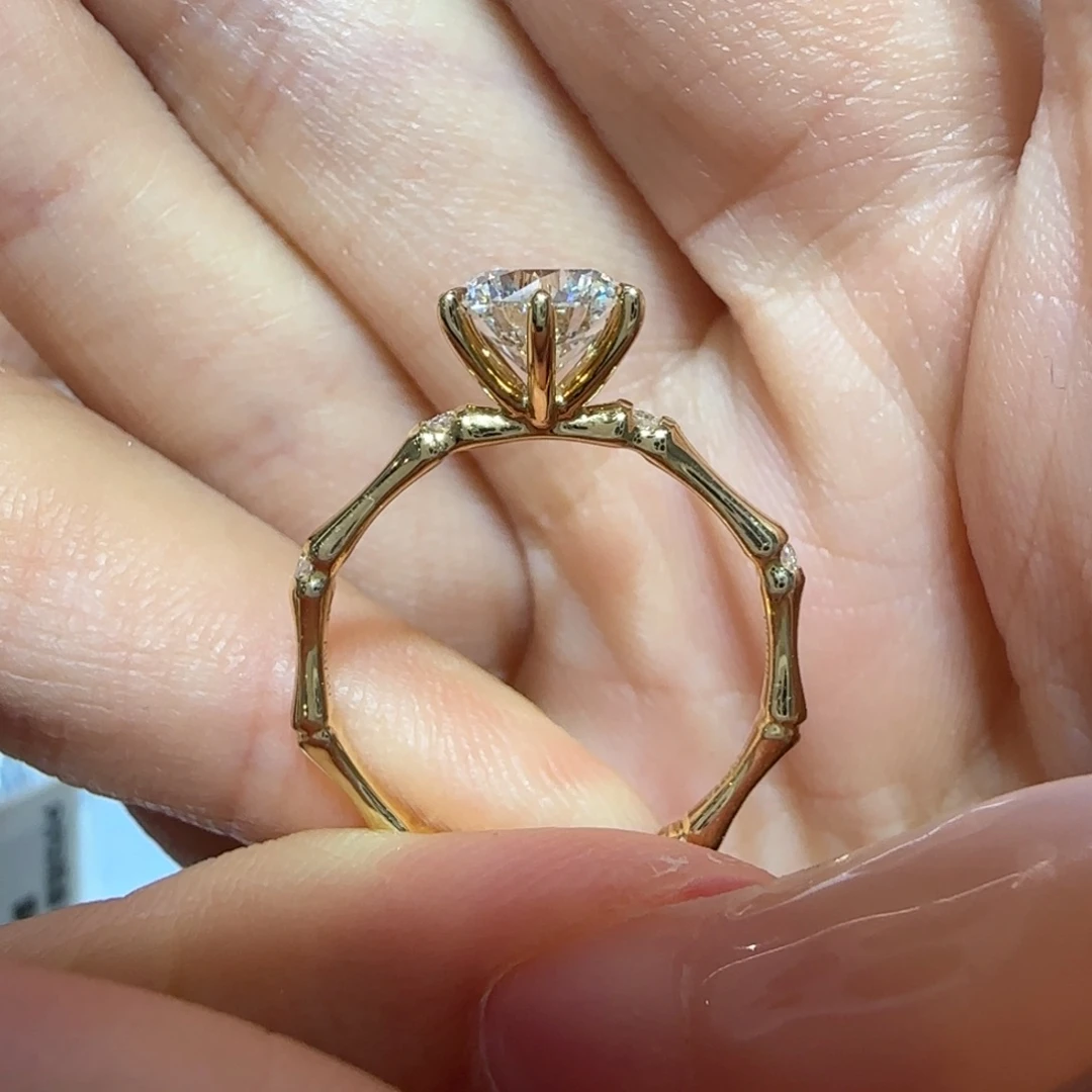 18K金镶嵌实验室培育钻石1卡竹节设计款