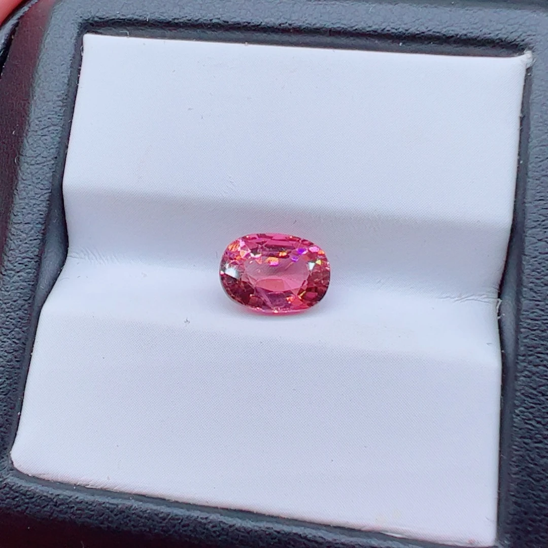 未镶嵌碧玺1.7克拉粉碧玺