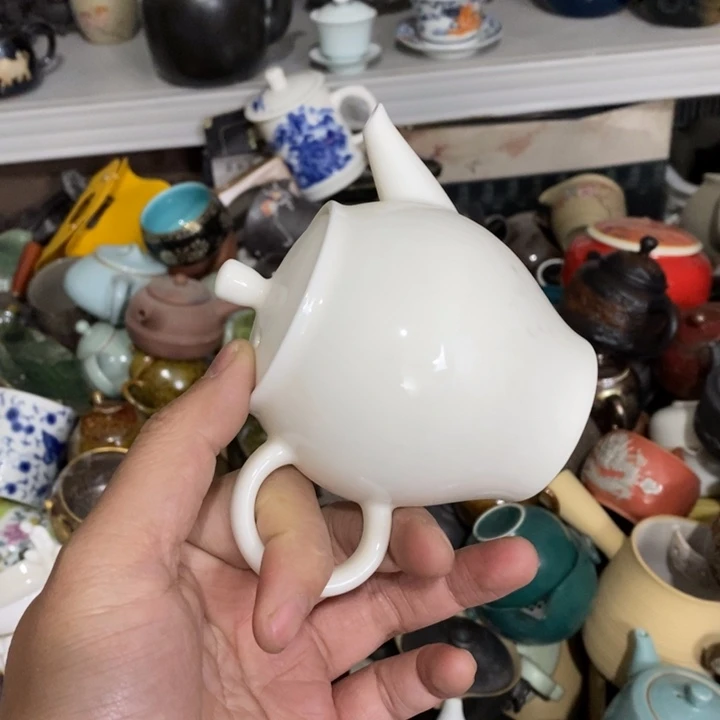 陶瓷艺术品及陶瓷壶