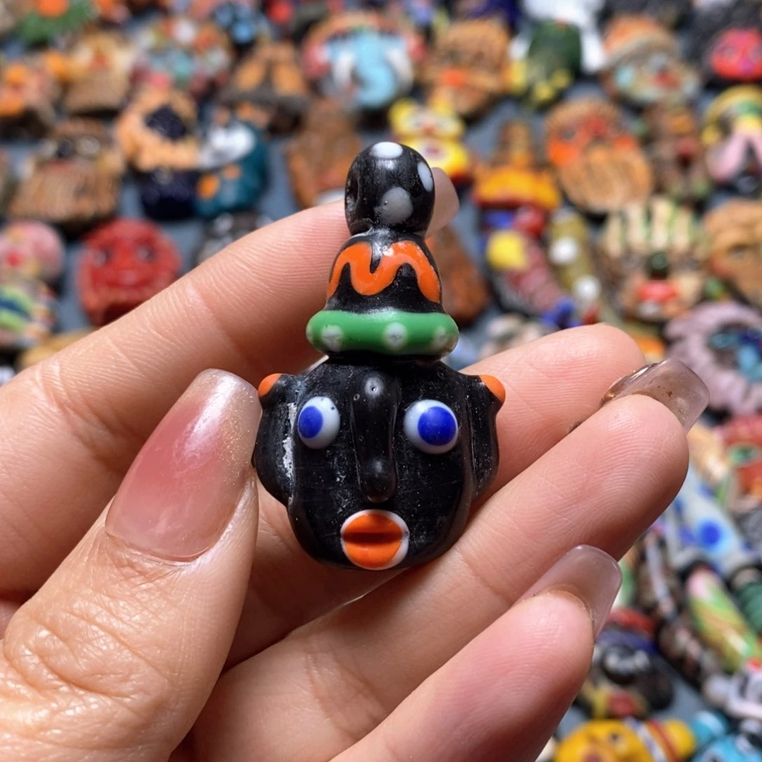 琉璃颈饰印度尼西亚琉璃娃娃