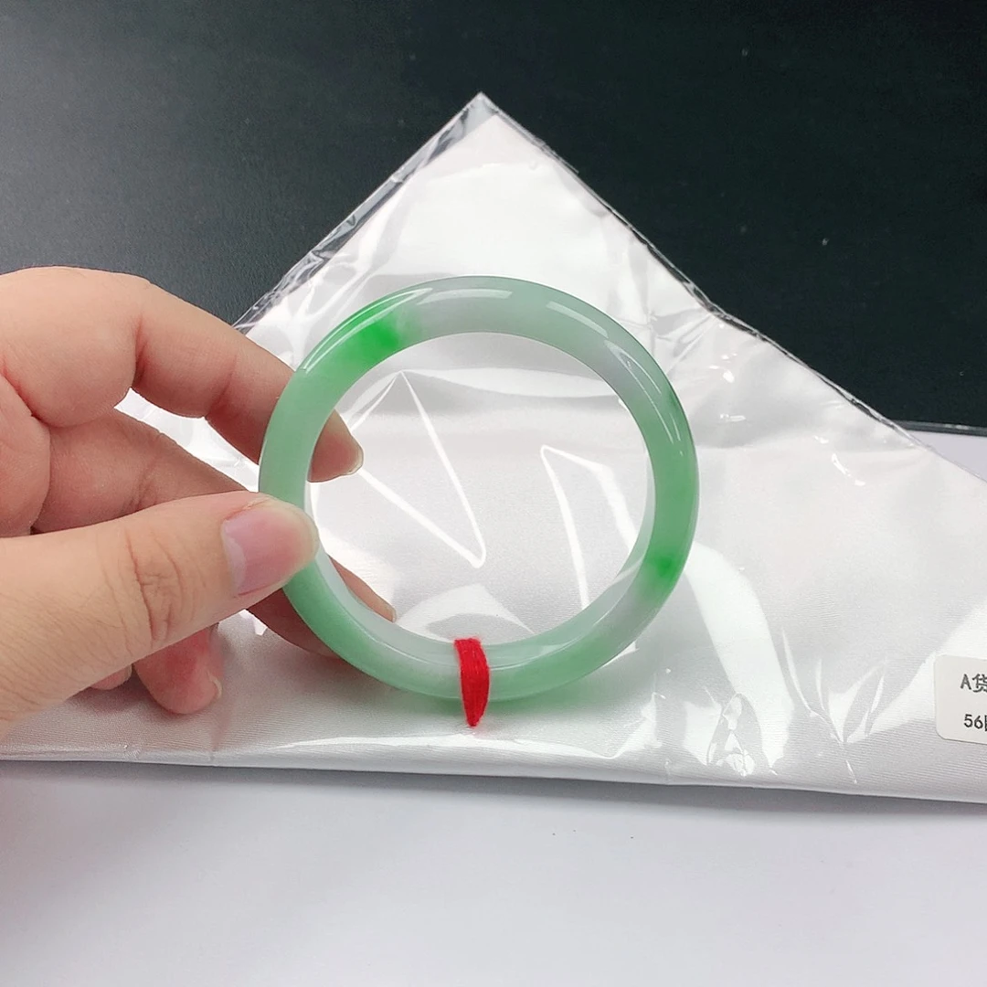 翡翠手镯未镶嵌翡翠315