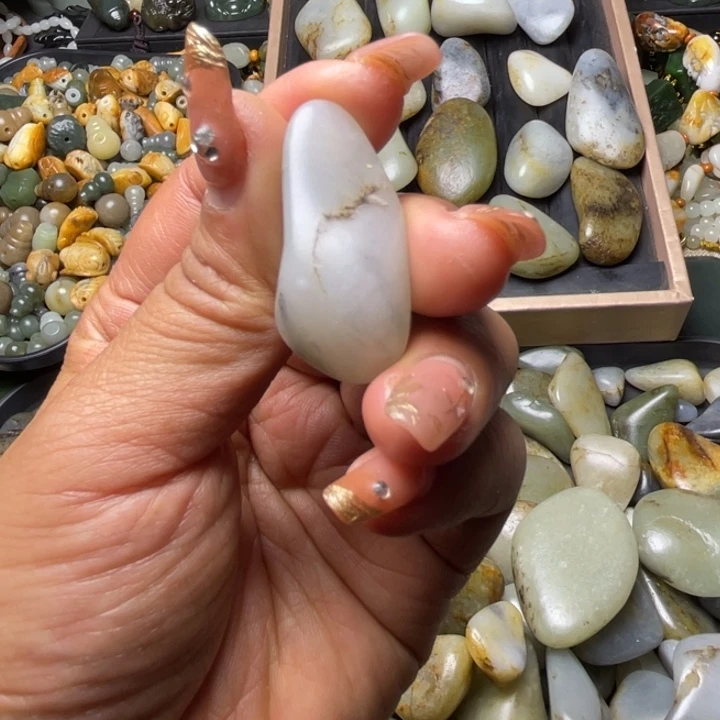 和田玉未镶嵌珠宝奇石